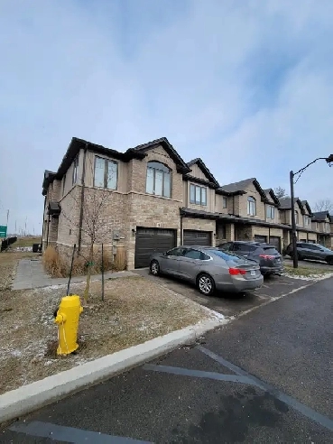 Lovely 2Story Townhome 3Beds 2.5Baths Image# 6