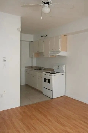 Bachelor unit in Durand, utilities included! Image# 5