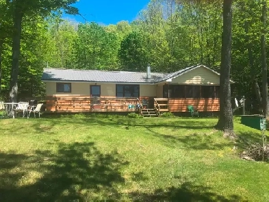 4 bedroom 3 season cottage on beautiful Buckshot lake for sale. Image# 8