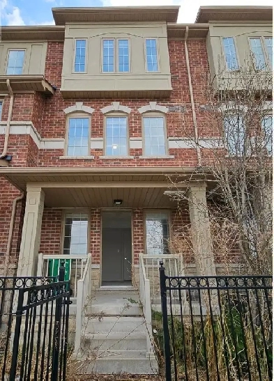 $1400/mnth studio unit available for rent in Brampton-Heart Lake Image# 1