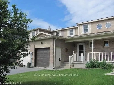 Rent 3 Bedrooms 1.5 Bath finished Student house central Kingston Image# 10