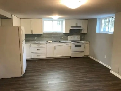 LEGAL DUPLEX - Basement Apartment Image# 9