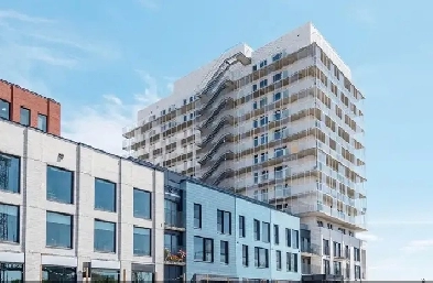 Stationnements intérieurs à vendre au centre ville de Montréal Image# 1