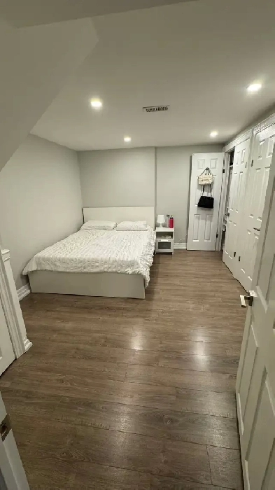 Private Room – July Only – Girl – Dufferin/St. Clair Image# 1