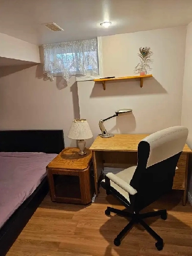 room for rent.      phone number 905-328-9466 Image# 1