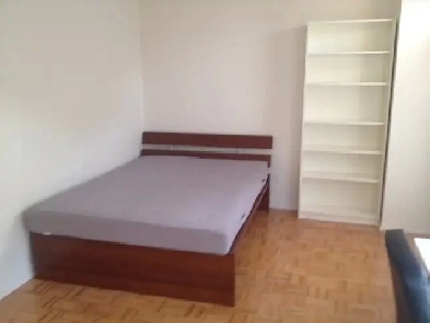 Room for rent at York University Village. Image# 1