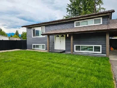 4 bedroom 2 living room 2 bath house Image# 1