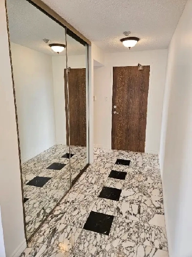 For Rent - 7440 Bathurst, Penthouse Unit. 2 Bedroom, 2 bathrooms Image# 1