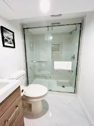 Furnished Basement Apartment Private Entrance | Walk to TMU, UT Image# 10