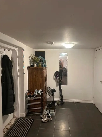 Bedroom for rent in Downtown, Toronto - Available  July 1st Image# 11