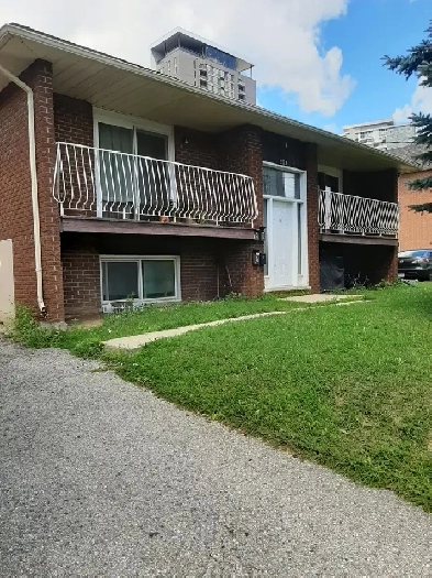 2 bedroom apartment available Sept. 1, 2025 - 323 Regina St. N. Image# 9