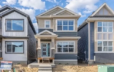 3 Bedroom / 2.5 Bathrooms Spacious Bathtub Relax in your large, Image# 6