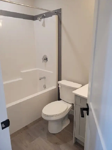 For rent 2 bedroom & 2 full bath condo unit in Seton. Image# 2