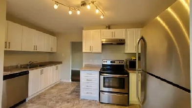 3 Bed  1 Bath House $2600 -Newmarket Image# 5