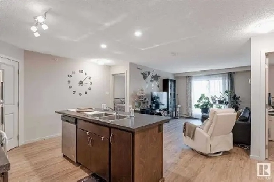 Stylish 2 Bed 2 Bath Condo | Heat Water Incl | Walk to Walmart Image# 1
