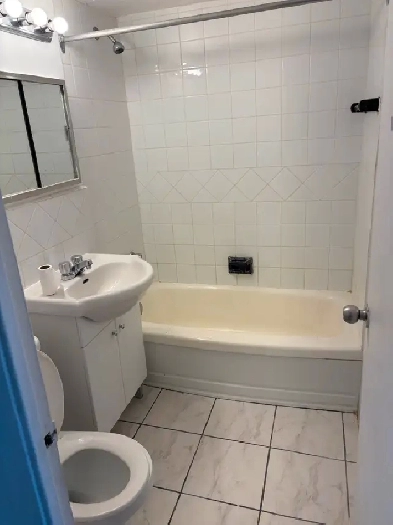 Appartement  de 1 chambre ouverte et 1 salle de bain Image# 1