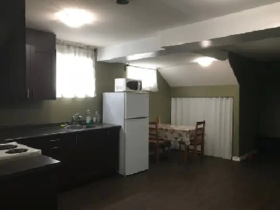 Rooms For Rent Close to NAIT Kingsway Mall Edmonton Image# 1
