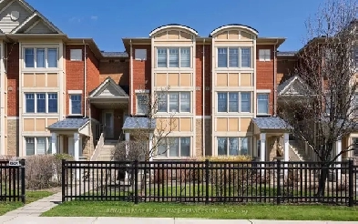 3 bed   1 3 bath condo townhouse for rent in Mississauga Image# 1