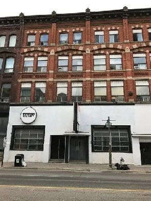 All-Inclusive STUDENT DORM SUITE Downtown - Will not last! Image# 3