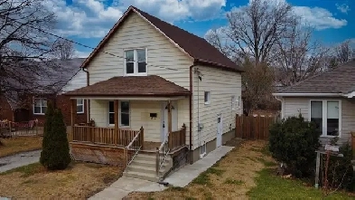 Beautifully Updated 3-Bedroom Home – Centrally Located Image# 1
