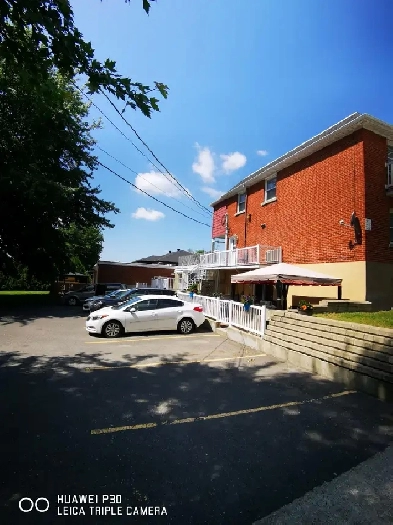 Appartment  4 1/2  au rez-de-chaussée avec grande terrasse Image# 7