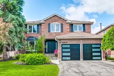 Stunning detached home in prime Meadowvale. Over 3000 Sq. Ft. Image# 10