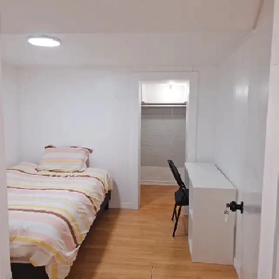 Private room for short term rent Image# 4