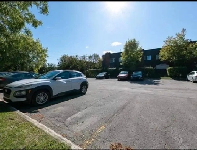 4-1/2 Condo apartment Heat/Hot waterDDO $1450/month 416-876-9400 Image# 1