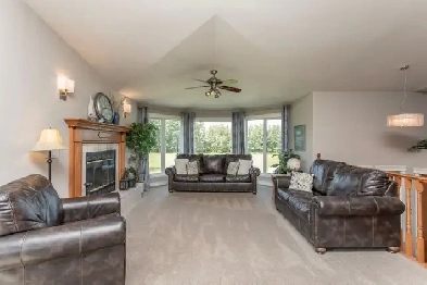 Central Alberta Acreage for Sale Image# 2