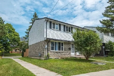 KNG Presents Twins Oaks 2 Storey Townhome Awaiting Its New Owner Image# 9