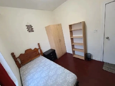 Minutes Walk Finch west subway, York U campus. Rooms available Image# 1