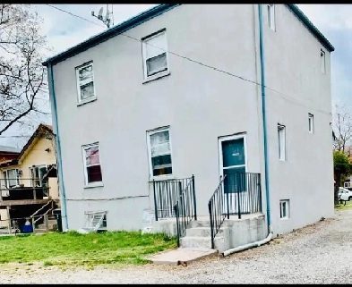 one bedroom apartment (South Etobicoke) Image# 4