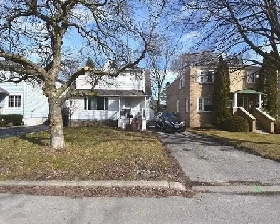 2 Beds 2 Baths - HouseCA$1,700 / Month Image# 7