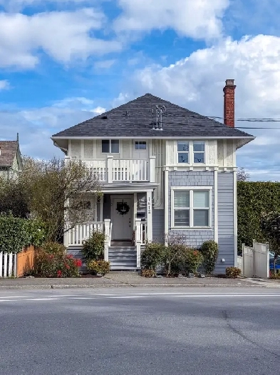House for Sale - 4-Plex Image# 4