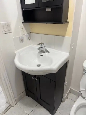 Basement For Rent Scarborough,ON CANADA $1800/Month Image# 5
