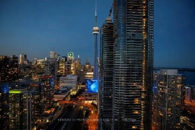 SUPERIOR CN TOWER VIEWS! 2 Storey Penthouse Downtown Toronto! Image# 10