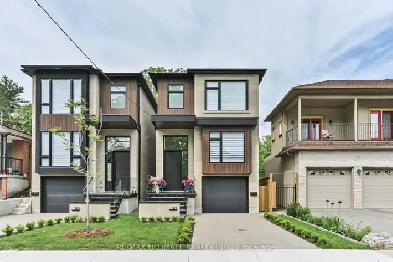 STEPS TO THE LAKE! Contemporary Custom Built Detached Home Image# 8