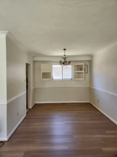 Beautiful 3-Bedroom House for Rent in Etobicoke Image# 4