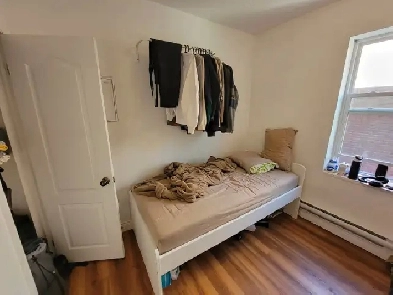 6 310 Brunswick Ave Rent (3beds   1 bath) Image# 4