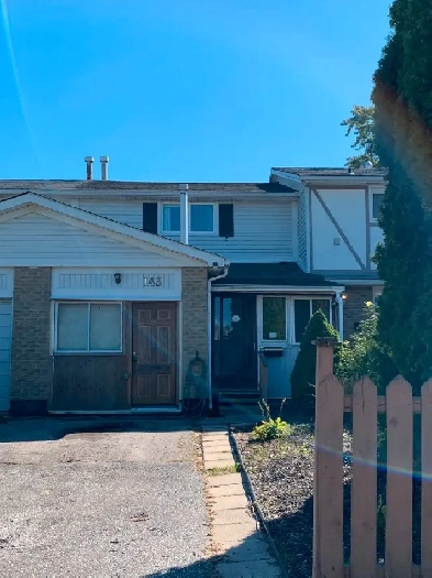 4-Bedroom Townhouse for Rent Image# 1
