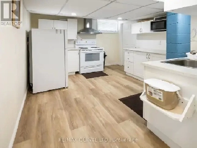 2 BEDROOM 1 BATHROOM and a DEN Image# 2