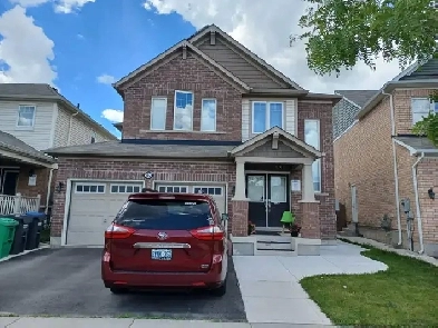 3 BR 2.5 Bath Detached house for rent Brampton near Mt pleasant Image# 4