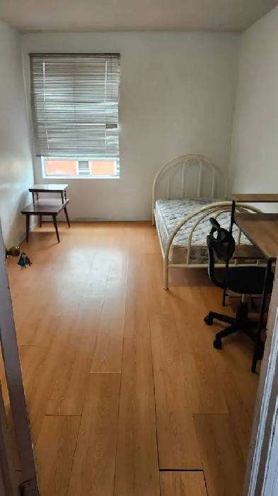 private room on St Patrick St in the heart of Byward Market Image# 8
