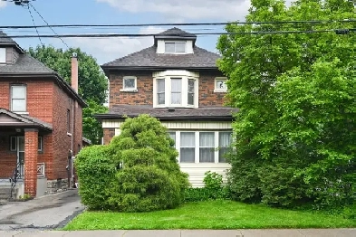 INCREDIBLE INCOME POTENTIAL HOME - 5 1 BED, 2 BATH Image# 2