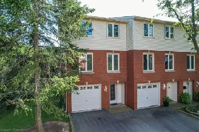 FULLY FINISHED END UNIT IN PRIME GRIMSBY - 3 BED, 2 BATH Image# 10