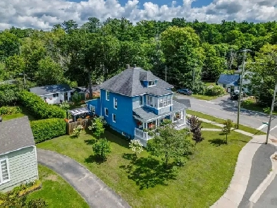 Spacious 4-Bedroom Home in the Heart of Parry Sound! Image# 3