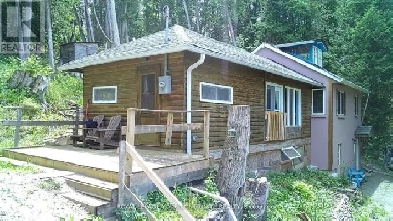 ~~ Home Overlooking Kennedy Bay on Sturgeon Lake ~~ Image# 1
