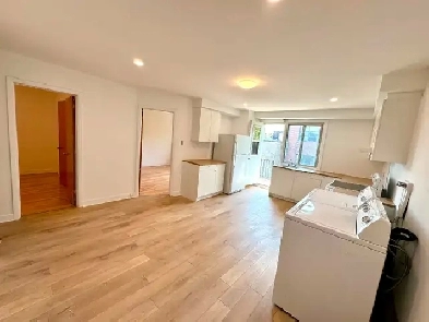Big 5 1/2 with 4 close door rooms near Metro Castelnau & Jarry Image# 2