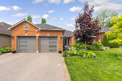 3   2 Bedroom Bungalow on Ravine Lot! Image# 4