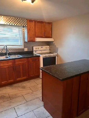 Lovely 2 Bedroom Lower Unit in Duplex, Avail. July 1st, 2025 Image# 6